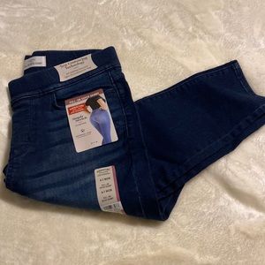 Signature Levi pull-on super skinny Sz 6|W28